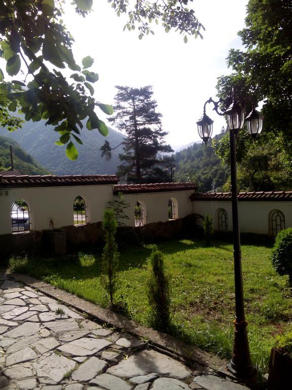 Family Hotel Pchelina Rila Monastery ภายนอก รูปภาพ